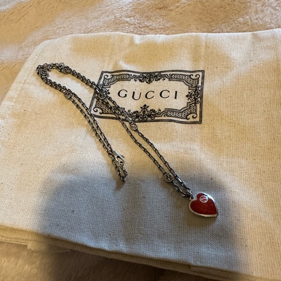 GUCCI Red Heart Necklace, Interlocking G - Picture 3 of 3